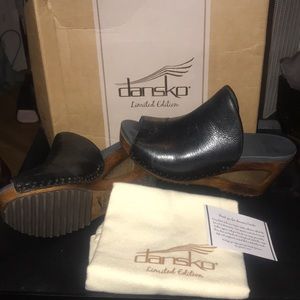 Dansko Sage Black Tumbled Calf-Women’s